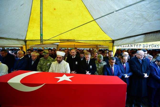 İdlib'deki saldırıda hayatını kaybeden askerler defnedildi