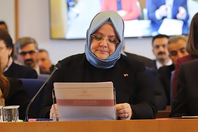 Bakan Selçuk: “Alo 170 hattımıza 100 milyon çağrı aldık”