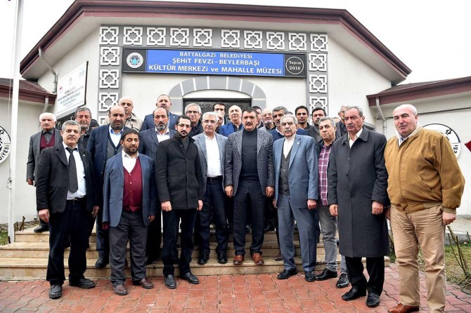 Malatya Büyükşehir Belediye Başkanı Selahattin Gürkan, muhtarlarla bir araya geldi
