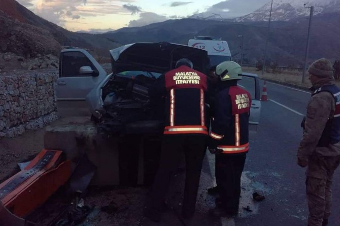 Malatya-Gölbaşı Karayolu'nda trafik kazası: Aynı aileden 6 kişi yaralandı
