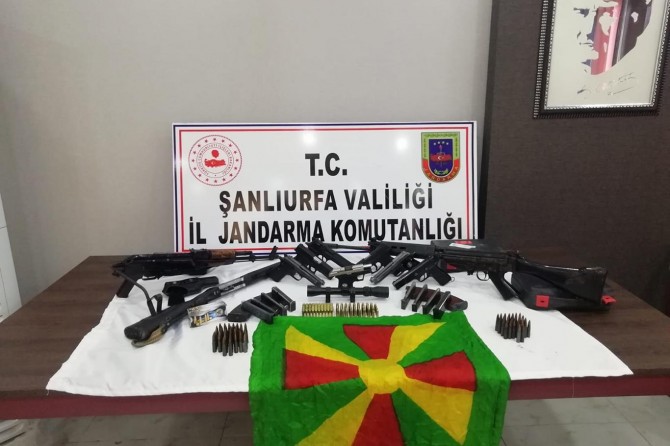 Viranşehir'de silah kaçakçılarına yönelik yapılan operasyonda 5 kişi gözaltına alındı