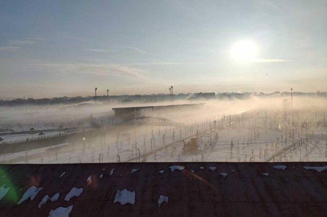 Ağrı'daki Millet Bahçesi sisle kaplandı