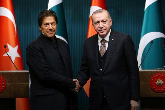 Cumhurbaşkanı Erdoğan, Pakistan Başbakanı Han ile telefonda görüştü