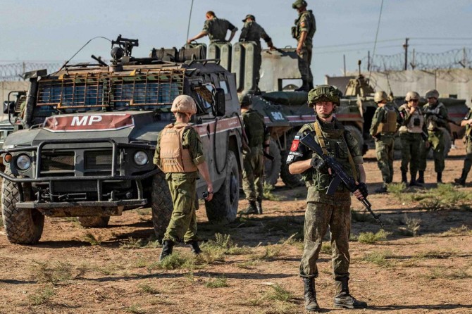 Rusya, Erdoğan-Putin zirvesi öncesi Suriye'ye askeri takviye yaptı