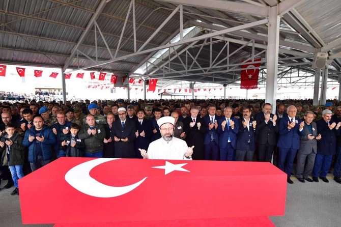 İdlib'deki saldırıda hayatını kaybeden asker defnedildi