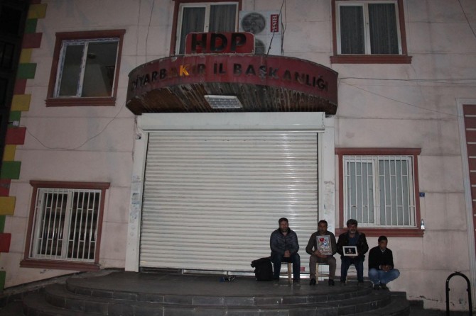 ​Geceleri de evlat nöbeti tutan aileler: Eve gitmek bize haram oldu