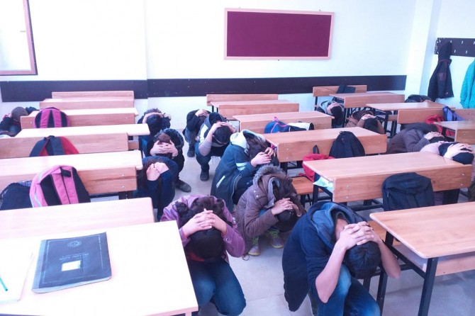 Adıyaman'da okullarda deprem ve yangın tatbikatı yapıldı