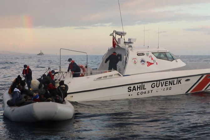 Mültecilerin Ege Denizi üzerinden Yunanistan'a geçişine izin verilmiyor