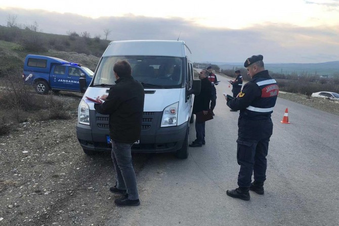 Amasya'da jandarma okul servislerini denetledi