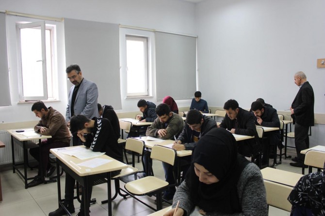 Batman İl Müftülüğünce Umre Ödüllü "Mevlid-i Nebi Gençlik Bilgi Yarışması" yapıldı