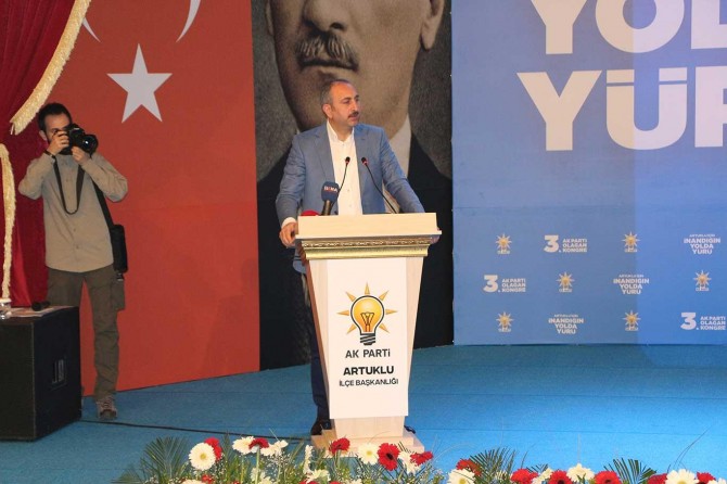 Adalet Bakanı Gül, Partisinin Mardin'de düzenlediği kongreye katıldı