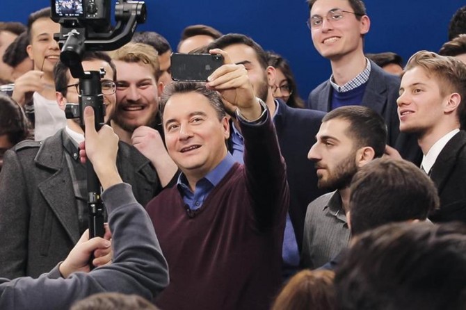 Alî Babacan: “Em ê danasîna partîya xwe roja çarşemê bikin”