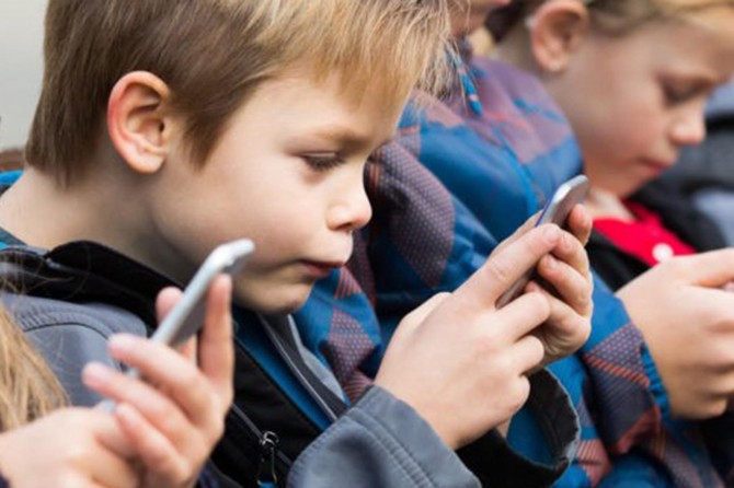 Tablet ve telefonlar çocukların algılarını sınırlıyor