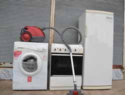 Evi Yanan Aileye Cami Der Kucak Açtı