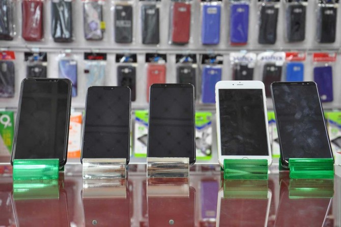 Batman'da Corona virüs telefon piyasasını durma noktasına getirdi