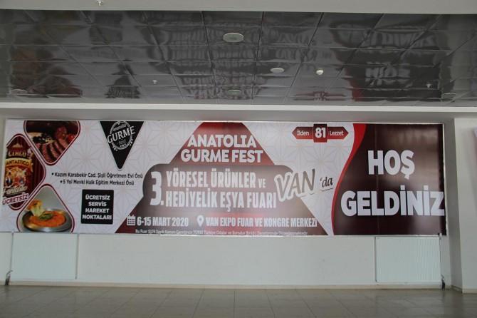 Esnaf, ‘3. Van Yöresel Ürünler ve Hediyelik Eşya Günleri’ fuarına halkın ilgisinden memnun