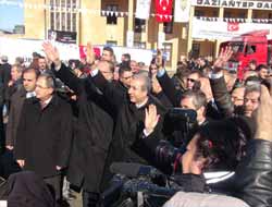 Bakan Eker Yardım TIR'larını Uğurladı Video