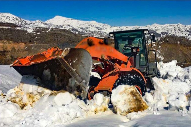 Batman'da karla mücadele çalışmaları devam ediyor