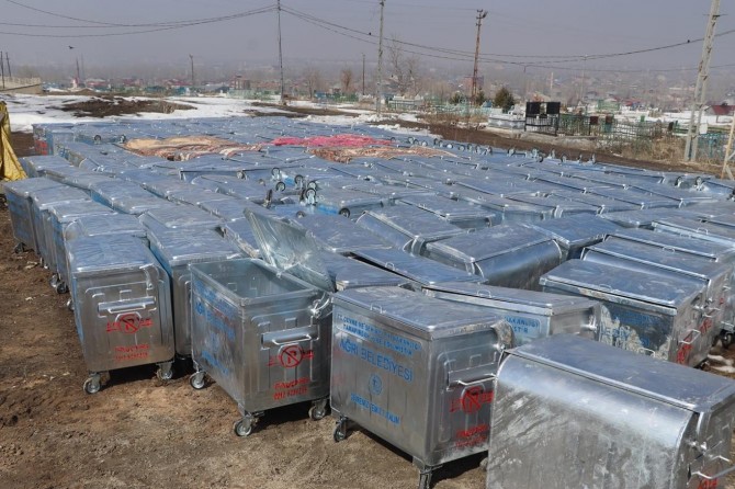 Ağrı Belediyesi 693 adet çöp konteyneri aldı
