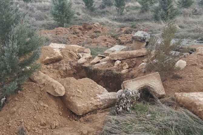 Malatya'da Mezarlığa zarar veren 2 kişi gözaltına alındı
