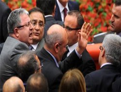 4+4+4 görüşmeleri gergin başladı