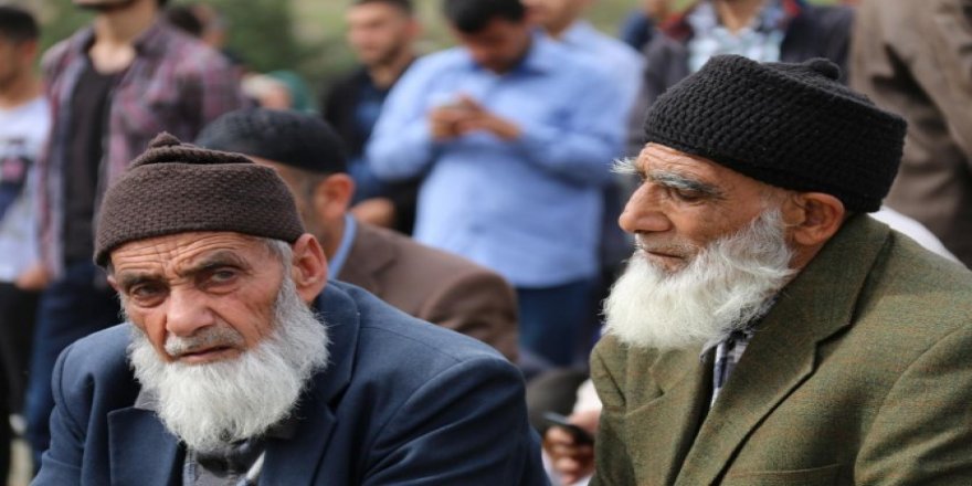 Yaşlı ve engelli aylıkları hesaplara yatırıldı