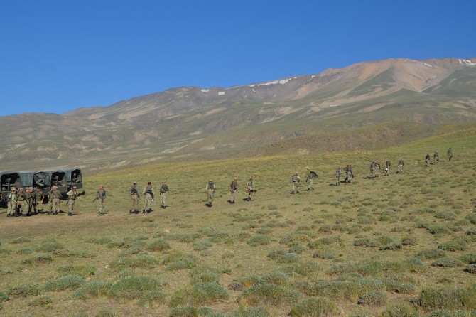 Bitlis merkeze bağlı bazı köy ve mezralarda sokağa çıkma yasağı ilan edildi