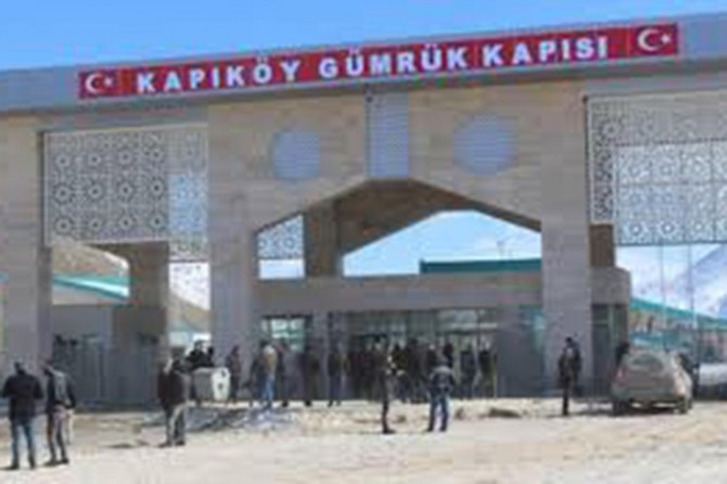 Van'daki Kapıköy Kara Hudut Kapısında giriş-çıkışlar durduruldu