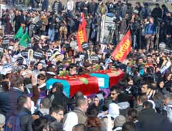 Paris cinayetleriyle ilgili 2 gözaltı