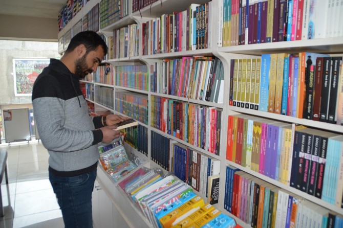 "Evde kal" çağrısı Ağrı'da kitap satışlarını arttırdı