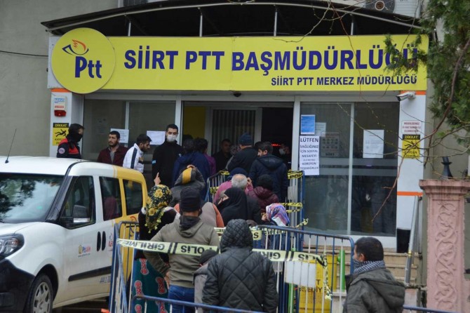 Sosyal mesafeye uyulmadığı için ödemeler "Vefa Sosyal Destek Grubu" tarafından yapılacak