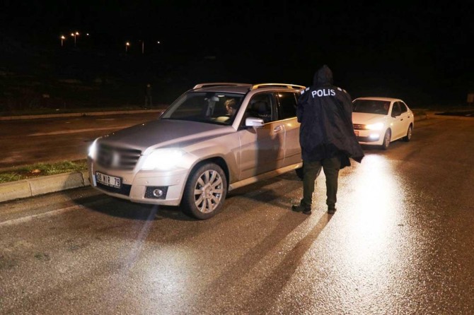 Büyükşehirlerin arasında kalan illerde yaşayanlara yasak nasıl uygulanacak?