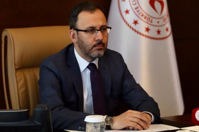 Üniversitelilerin nisan ayı burs ve kredileri yatırılmaya başlandı