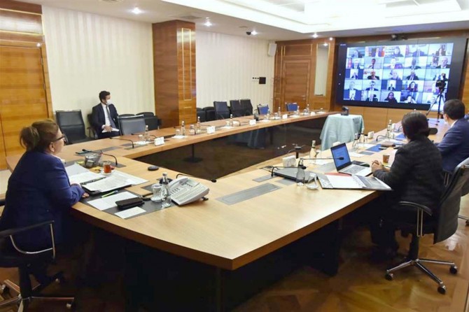 Ticaret Bakanı Pekcan yurtdışı temsilcileriyle görüştü