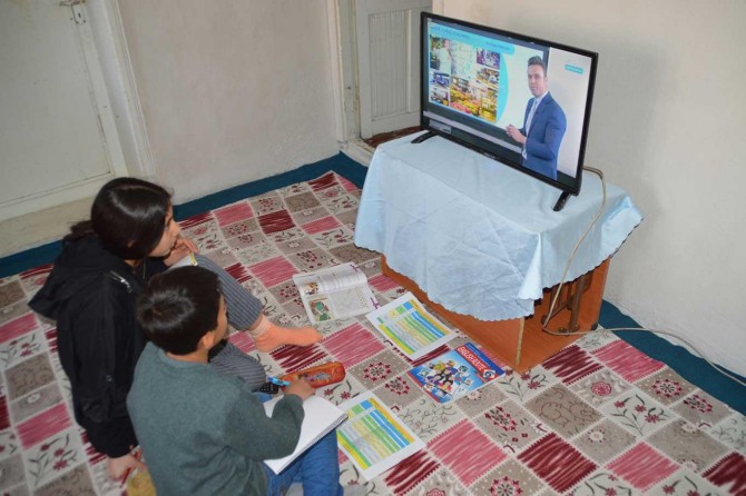 Ağrı Milli Eğitim Müdürü Mehmet Faruk Tekin'den örnek davranış