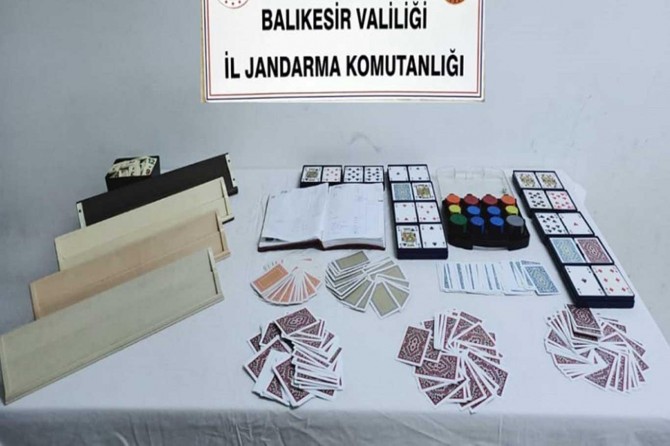 Edremit'te kahvehaneyi kumarhaneye dönüştürenlere para cezası