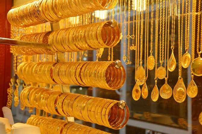 Altın fiyatlarının yükselmesinden kuyumcular da memnun değil