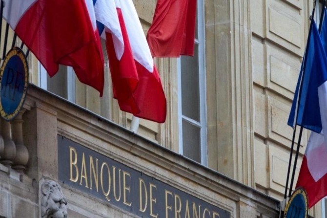 Fransa ekonomisi Covid-19 salgını nedeniyle yüzde 6 küçüldü