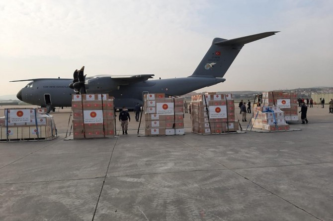 Türkiye'den 5 ülkeye Coronavirus salgını nedeni ile yardım malzemesi