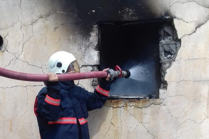 Evin mutfağında çıkan yangında piknik tüpü patladı