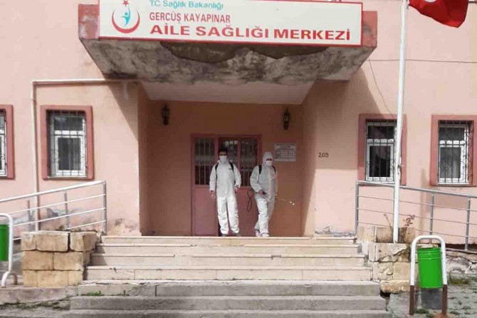 Gercüş Kayapınar Belde Belediyesi dezenfekte çalışmalarını sürdürüyor
