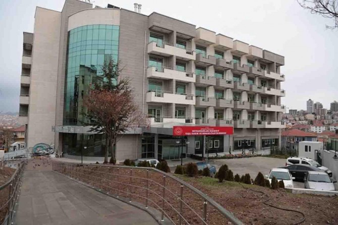 Bakan Selçuk: “Huzurevlerimize 64 milyon TL ödenek gönderdik”