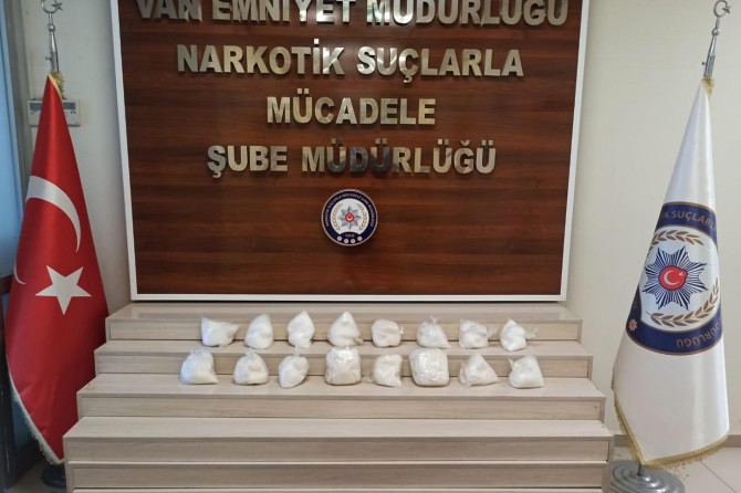 Erciş-Van Karayolunda 9 kilogram uyuşturucu ele geçirildi