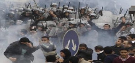 Mısır'daki gösterilerde kan aktı