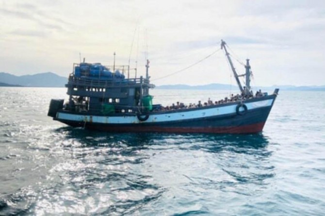 30 Rohingya Muslims die of starvation aboard a boat
