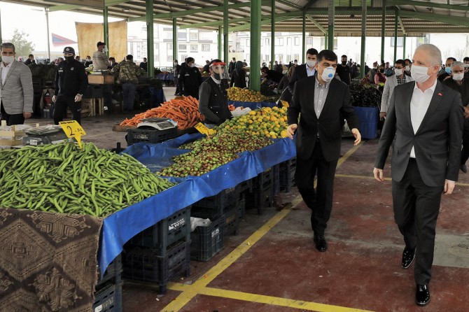 Gaziantep Valisi Gül semt pazarlarını denetledi