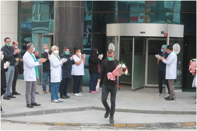 Van’da Covid 19 tedavisini gören 3 kişi iyileşerek taburcu oldu