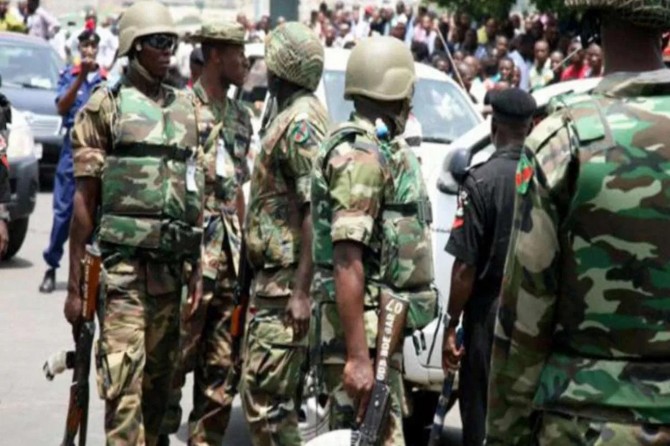 Nijerya'da sokağa çıkma yasağını ihlal eden 18 kişi öldürüldü