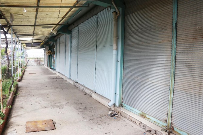 Gaziantep'te işyerleri kapalı olan esnaf elektriklerin kesilmesine tepki gösterdi