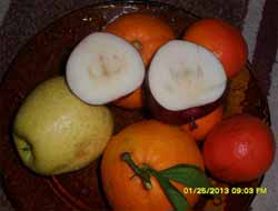 Elmadaki Allah lafzı görenleri hayrete düşürüyor